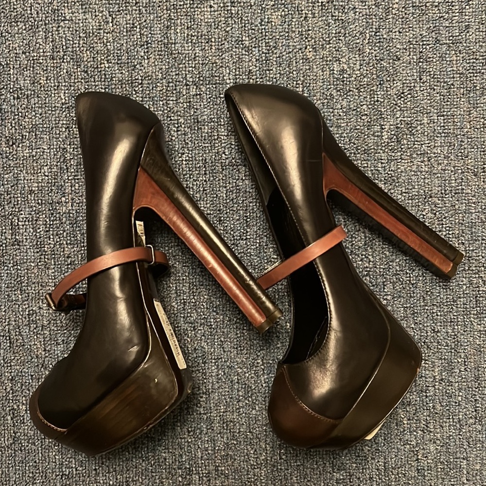 Fendi Platform Mary Jane shoes.  Size 40